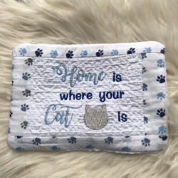 Stickdatei - Spruch "Home is where my cat is"
